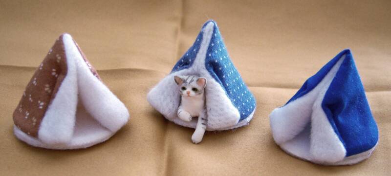 Dollhouse cat tepee shaped house